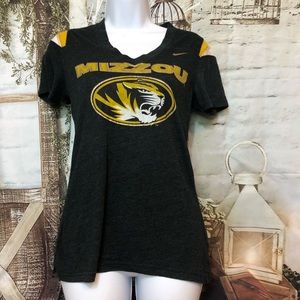Nike Tigers Women’s V-Neck T-Shirt Size Medium Black Gold NCAA College Tee